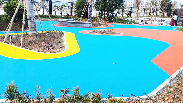 天津興臺(tái)建筑公司二次采購公園健身器材及橡膠地面工程案例